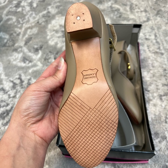 NEW! Balera Character Shoes, size 4.5 M, tan - Picture 5 of 8